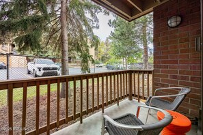 Terrace/patio - 4 min walk to PCMR / Hot Tub / 4 min to Main ST (Park City)