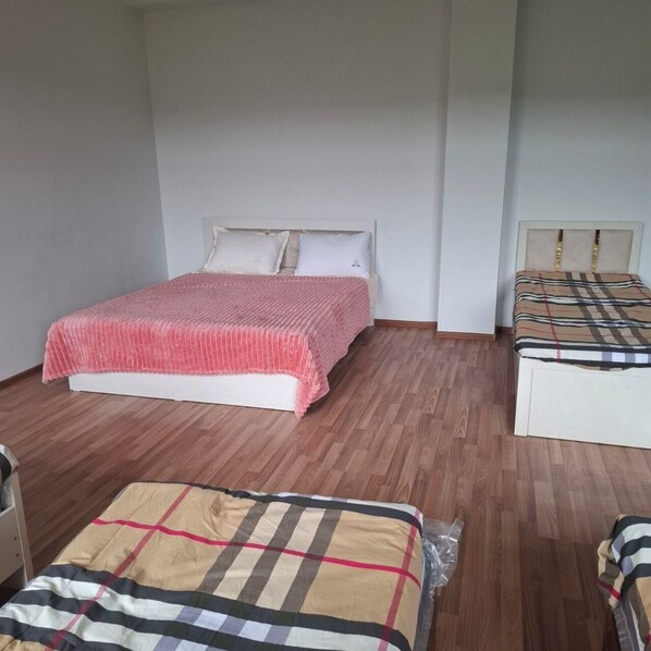 Ropa de cama de alta calidad, cubrecamas y colchones con pillow-top