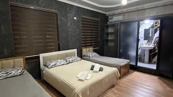 Chambre Quadruple Familiale | Literie de qualité supérieure, couette en duvet d'oie, surmatelas