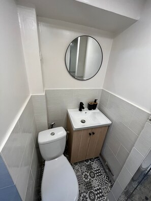 Toilet paper - Superb studio apartment (Montlhéry)
