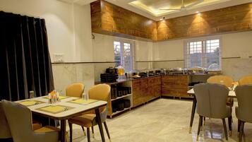 Desayuno buffet incluido todos los días