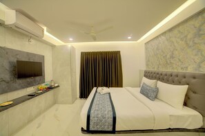 Deluxe Double Room | Desk, laptop workspace, iron/ironing board, free WiFi - Hotel AeroStay Bangalore Airport (Bangalore)
