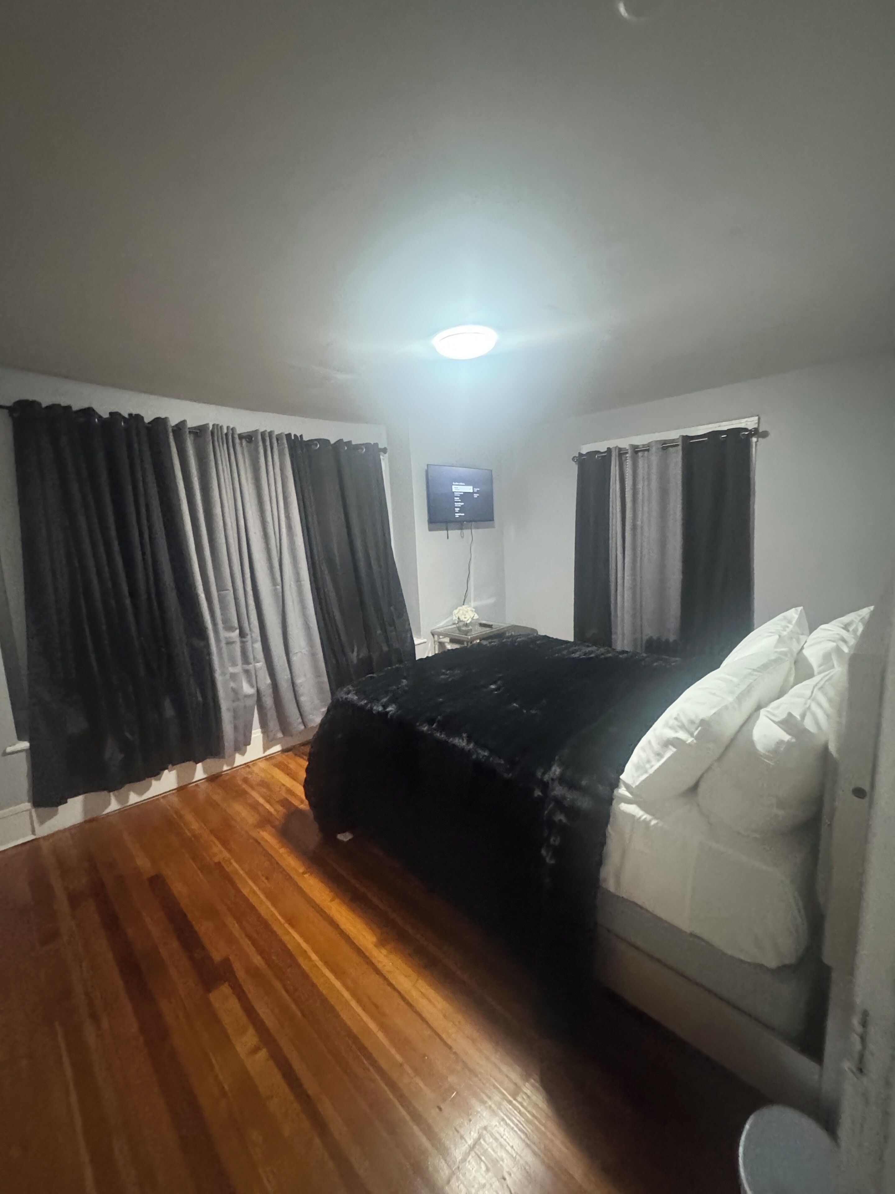 6 slaapkamers, een strijkplank/strijkijzer, wifi, beddengoed