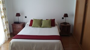 3 Schlafzimmer, Bügeleisen/Bügelbrett, kostenloses WLAN, Bettwäsche