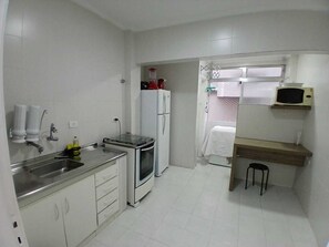 Private kitchen - Guarujá, entire apartment, Enseada beach 2 minutes walk! (Guarujá)