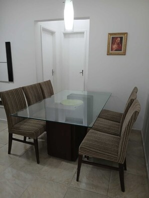 Dining - Guarujá, entire apartment, Enseada beach 2 minutes walk! (Guarujá)