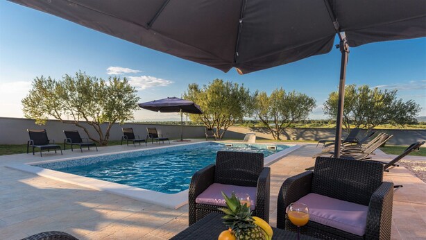 House | Balcony - Luxury Villa, Sleeps 10 With Private Pool (Biograd na Moru)