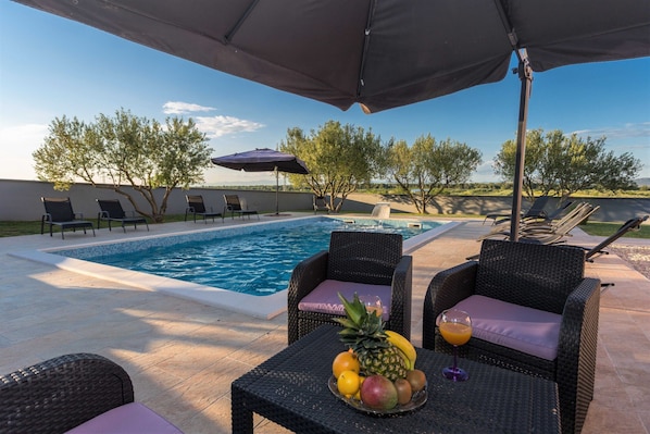 House | Balcony - Luxury Villa, Sleeps 10 With Private Pool (Biograd na Moru)