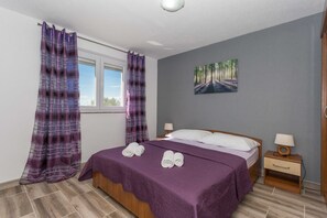 5 Schlafzimmer, individuell eingerichtet, Bügeleisen/Bügelbrett