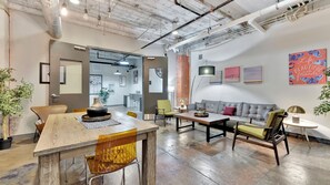 Dining - Walk to Convention Ctr | Downtown UrbanLoft | Sleeps 8 (Dallas)