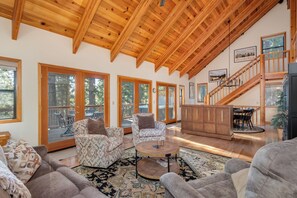 Smart TV, futbolito, tenis de mesa y estéreo 