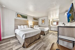 Tabla de planchar con plancha, wifi y ropa de cama 