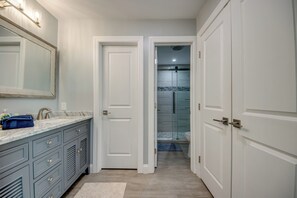 Hair dryer, towels - Elevated 3 BR/ 2 bath island retreat, beautiful bay views, walking distance to beach - 2 BR downstairs unit is also availabe for rent  - new pool and spa will be installed by November 2026 (Fort Myers Beach)