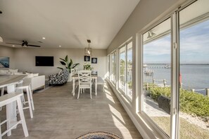 Dining - Elevated 3 BR/ 2 bath island retreat, beautiful bay views, walking distance to beach - 2 BR downstairs unit is also availabe for rent  - new pool and spa will be installed by November 2026 (Fort Myers Beach)