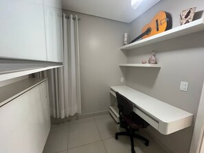 Interior - 2brs apt 950 m fr/ Flamboyant Mall Unq1104 (Goiânia)