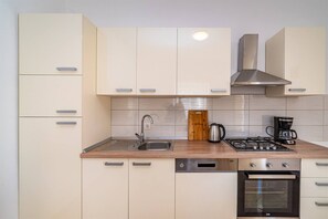 Apartment | Private kitchen - Large Villa With Pool, Rural Setting (Stankovci)