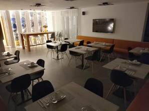 Colazione a buffet inclusa, servita tutte le mattine 