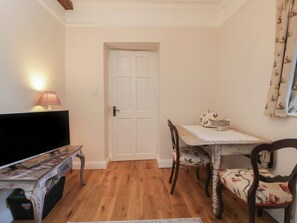 Dining - Maud Heath's Snug (Chippenham)