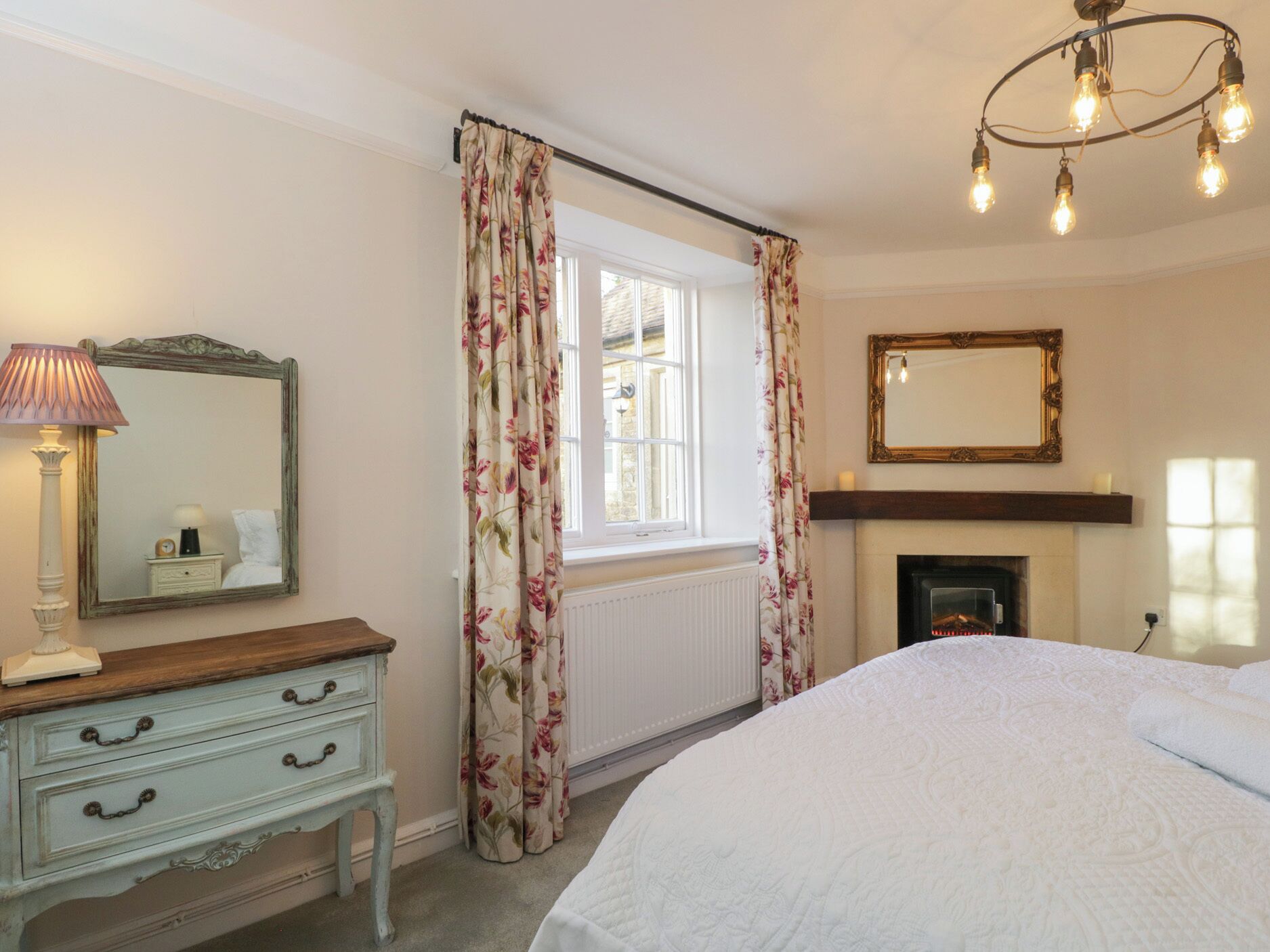 1 chambre, décoration personnalisée, ameublement personnalisé