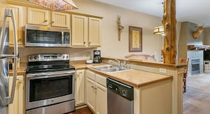 Private kitchen - Big Cedar Wilderness Club 2-bedroom resort in fabulous Ridgedale with fitness (Ridgedale)