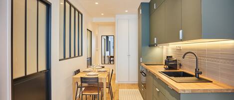 Lägenhet | Eget kök | Kylskåp, mikrovågsugn, kaffe- och tebryggare och brödrost