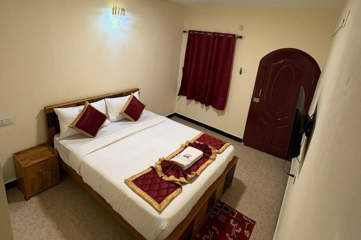 Habitación familiar doble, balcón | Sistema de insonorización y wifi gratis