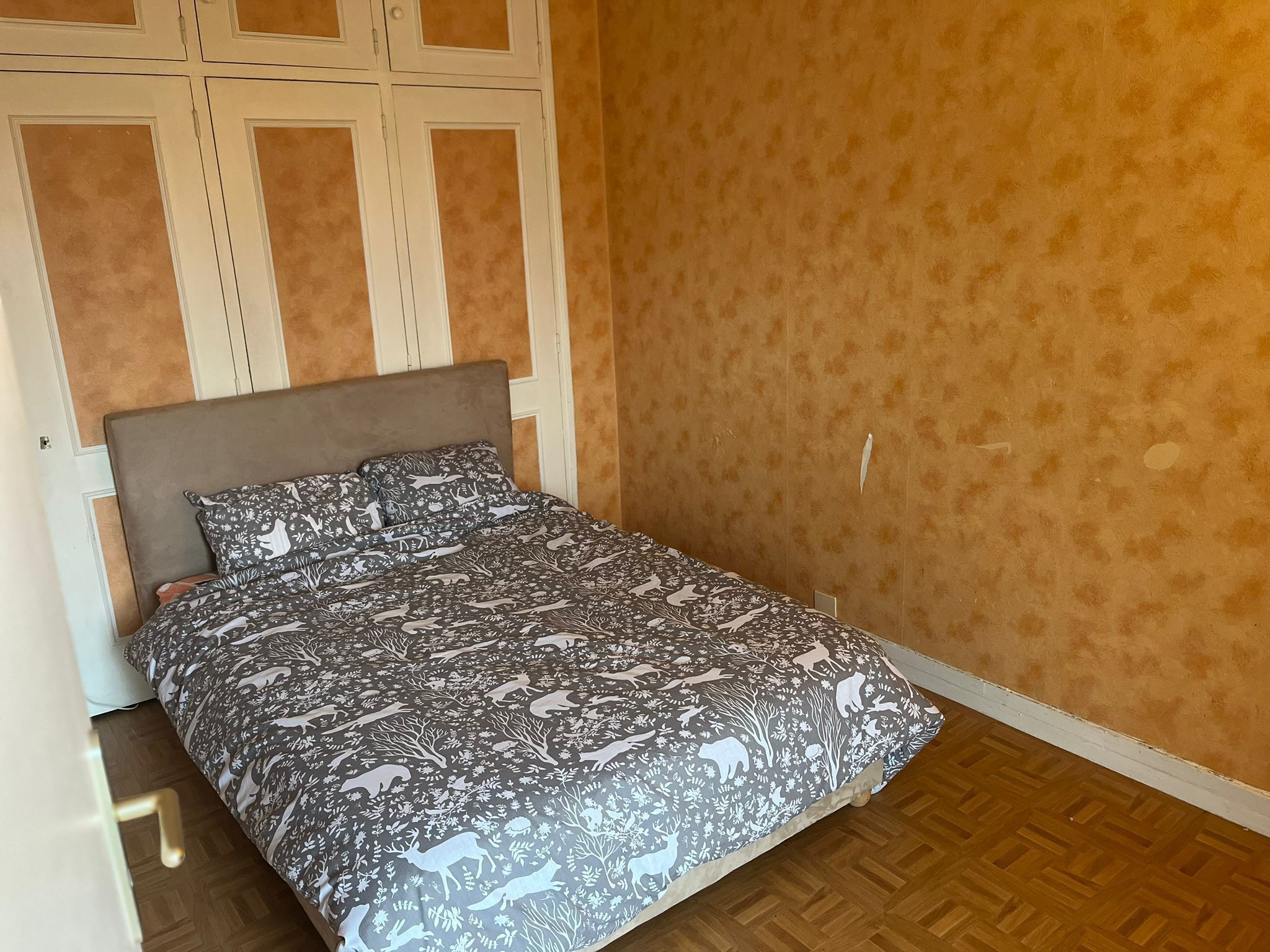 3 bedrooms, internet, bed sheets