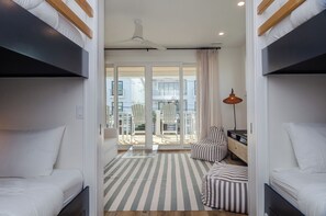 مكواة/لوح كي وواي فاي وملاءات أسرّة