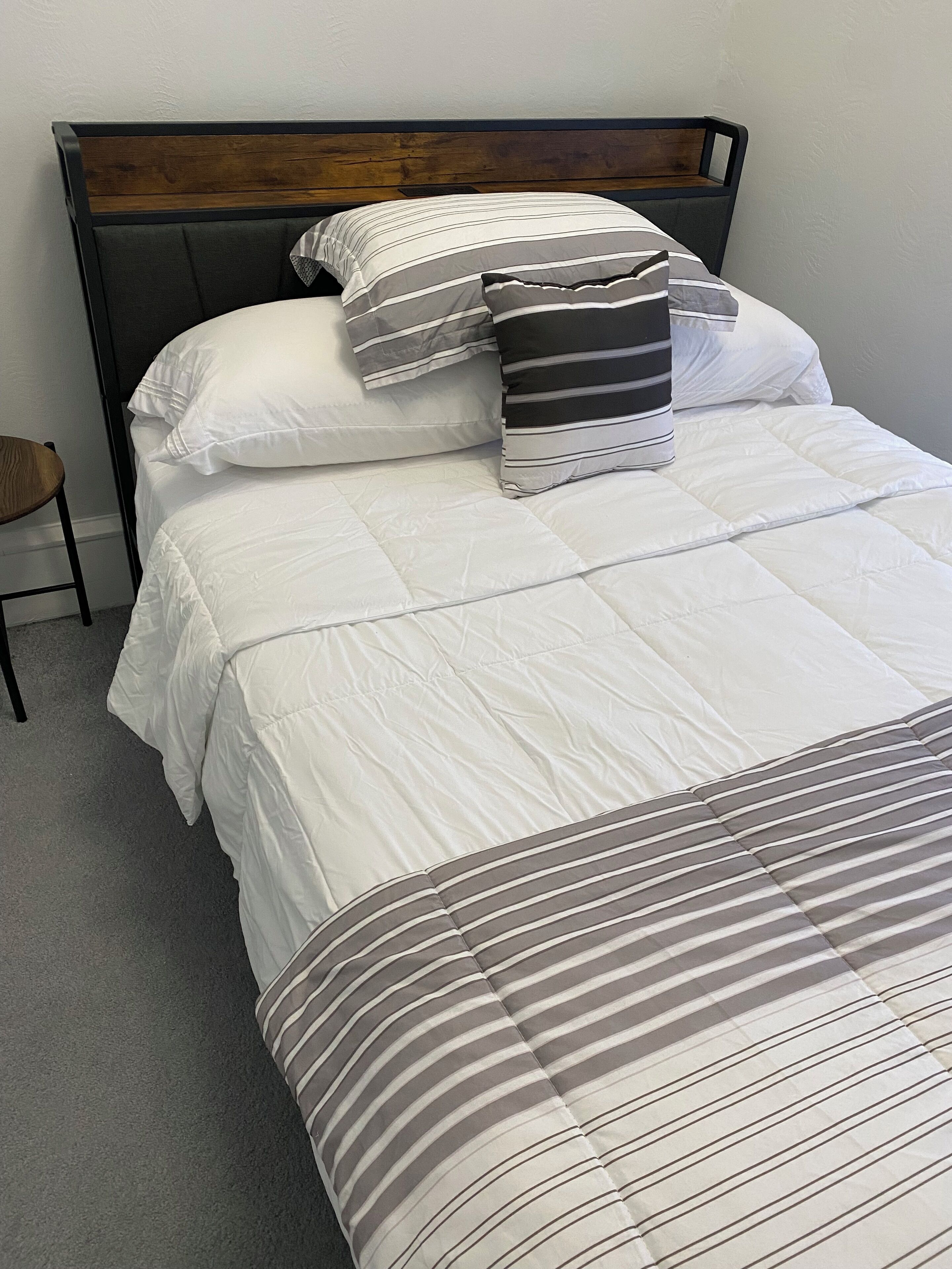 2 dormitoris, planxa i posts de planxar, wifi gratuïta i roba de llit 