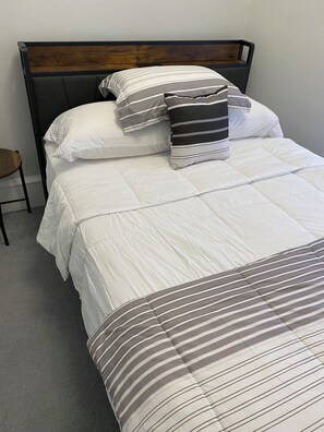 2 habitaciones, tabla de planchar con plancha y wifi gratis 