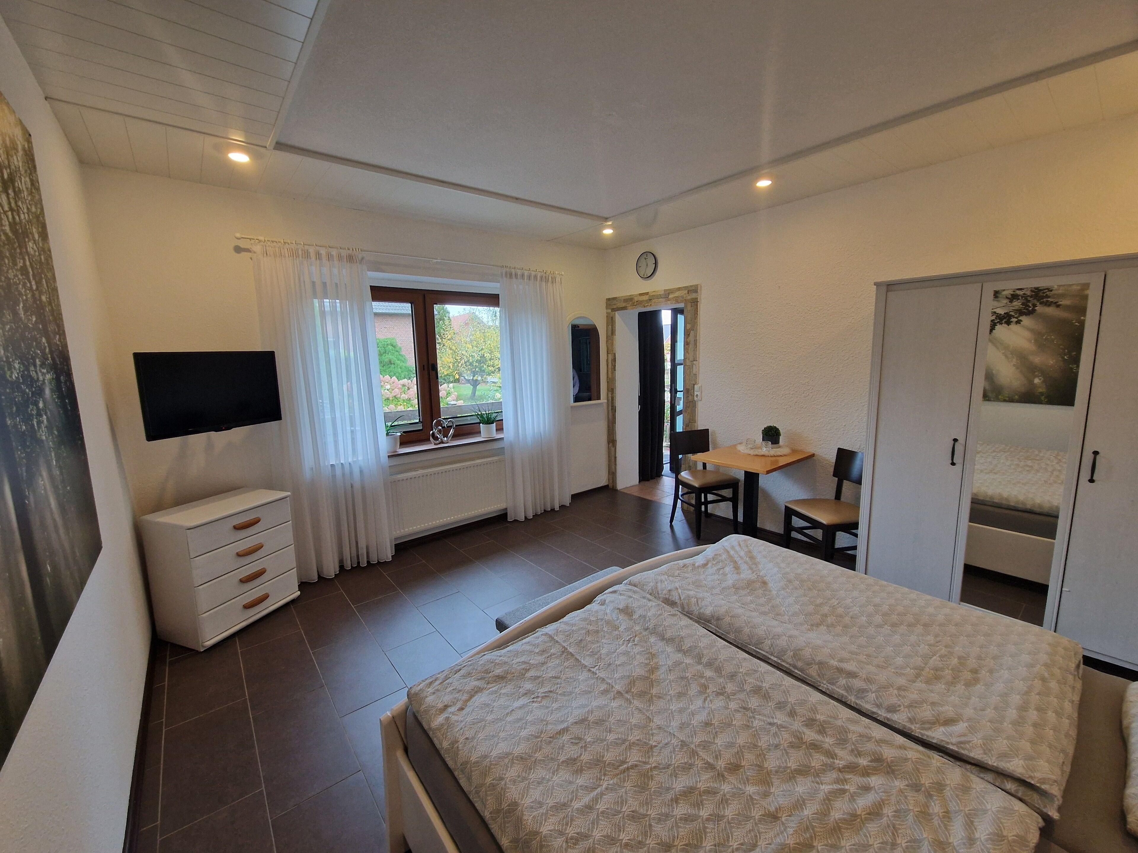 Reisekinderbett, kostenloses WLAN, Bettwäsche