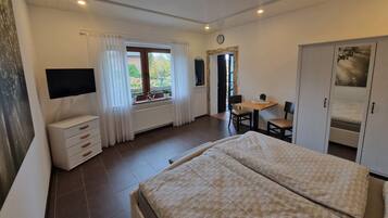 Reisekinderbett, kostenloses WLAN, Bettwäsche