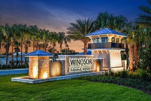 Exterior - New 14 Guest Luxury Style Pool Villa-Prime Disney. 3281 (Davenport)