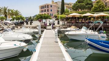 House | Pemandangan dari hartanah