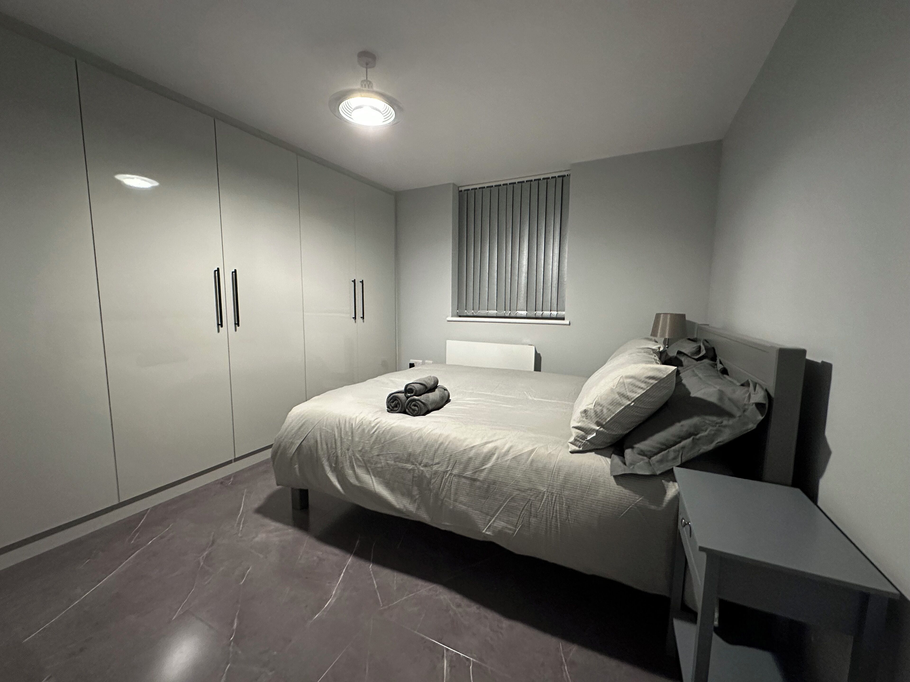 Iron/ironing board, free WiFi, bed sheets