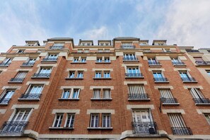 Apartment | Exterior - Charming Apartment 1 Bedroom Heart 16th in Paris (Paris)