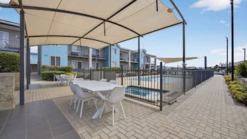 Apartment | Pool | Outdoor pool