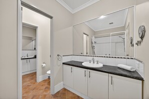 Apartment | Badezimmer