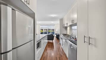 Apartment | Private kitchen | Fridge, cookware/dishes/utensils