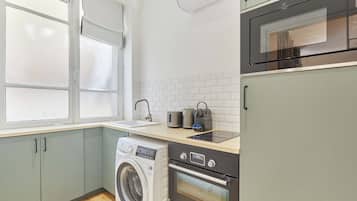 Appartement | Cuisine privée | Batterie de cuisine, vaisselle et ustensiles