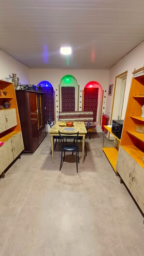 Dining - Wine Vanult Apartment Tbilisi (T'bilisi)