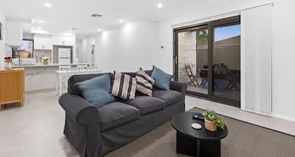 Premium Modern Homestay-Walk to Curtin University-Shared Kitchen