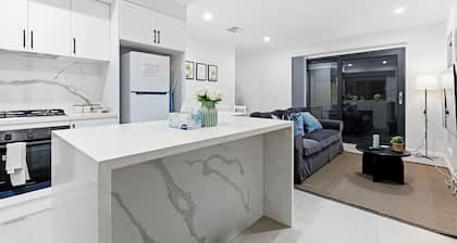 Premium Modern Homestay-Walk to Curtin University-Shared Kitchen