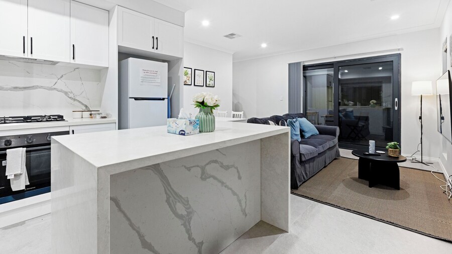 Premium Modern Homestay-Walk to Curtin University-Shared Kitchen