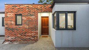 Front of property - Premium Modern Homestay-Walk to Curtin University (Saint James)