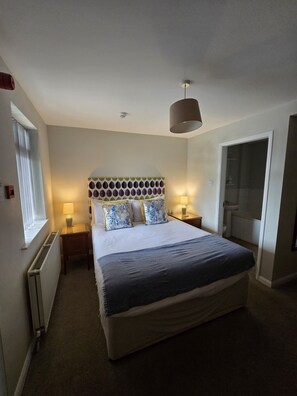 Desk, iron/ironing board, free WiFi, bed sheets