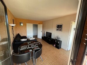 Interior - Charming apartment (Massy)