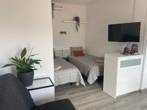 1 camera, ferro/asse da stiro, Wi-Fi, lenzuola