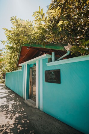 Fachada de la propiedad