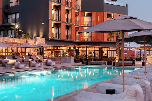 nobi boutique surf hotel